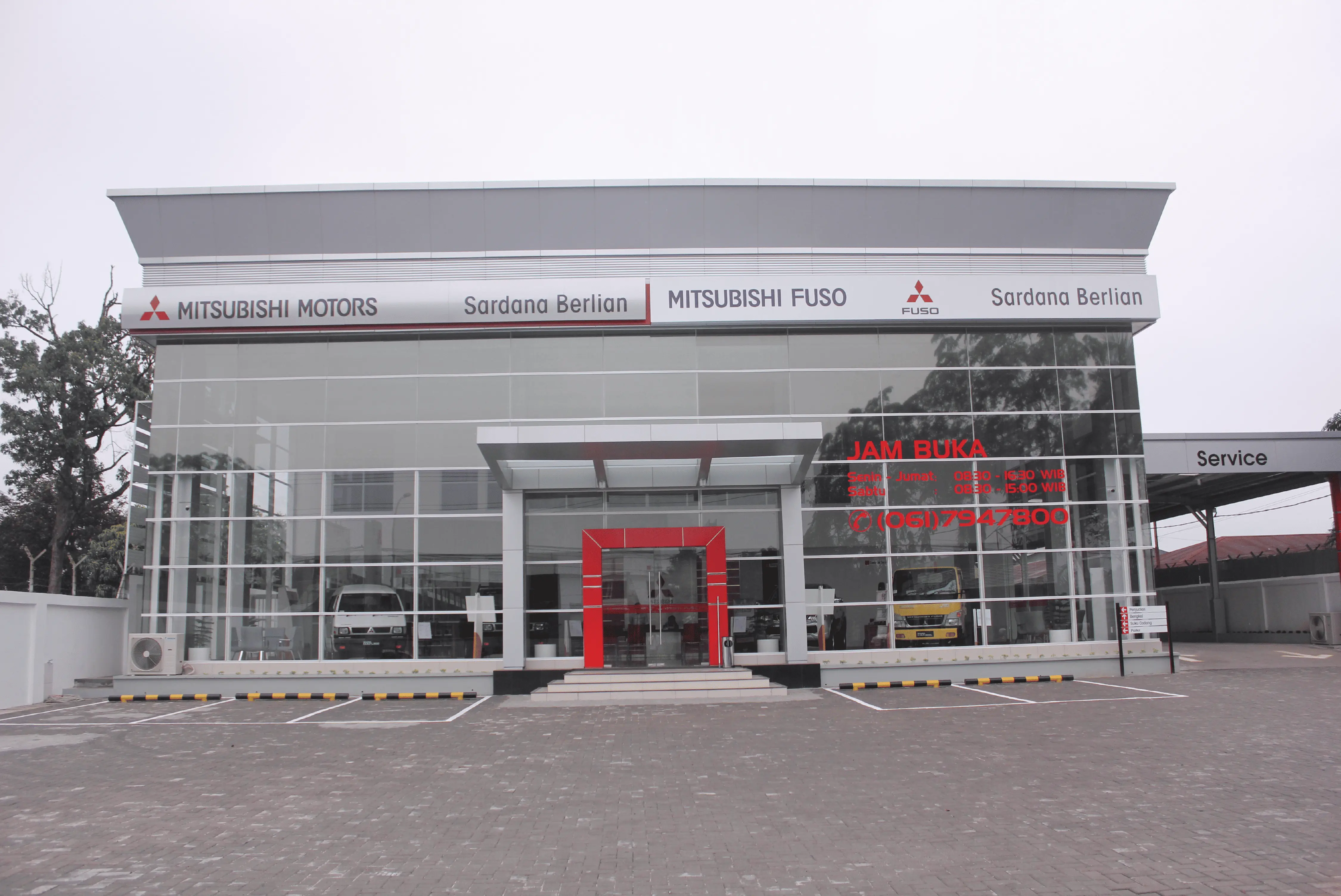 Gedung Mitsubishi Sardana Medan Tanjung Morawa